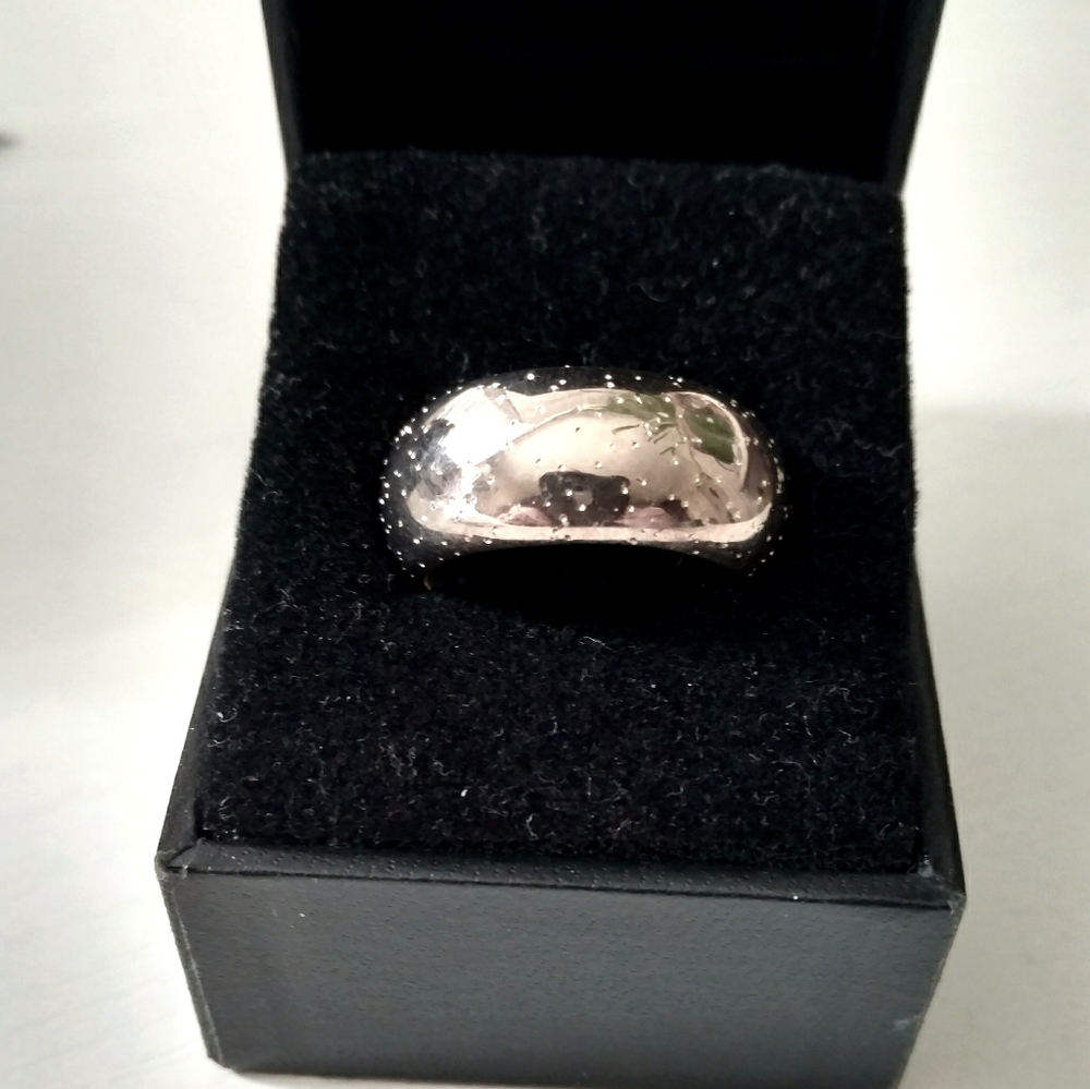 Sterling Silver thick band with sparkling "stars"
